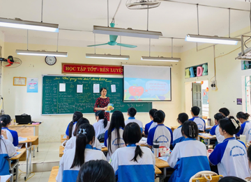 Mỗi giáo viên được nhận 31.875.000 đồng tiền thưởng cùng Huy hiệu, chi tiết ai thuộc nhóm đối tượng hưởng?