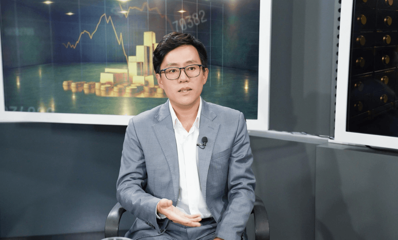 Ông Nguyễn Thế Minh, Giám đốc Khối Ngân hàng đầu tư và Khối Kinh doanh miền Nam Chứng khoán ABS