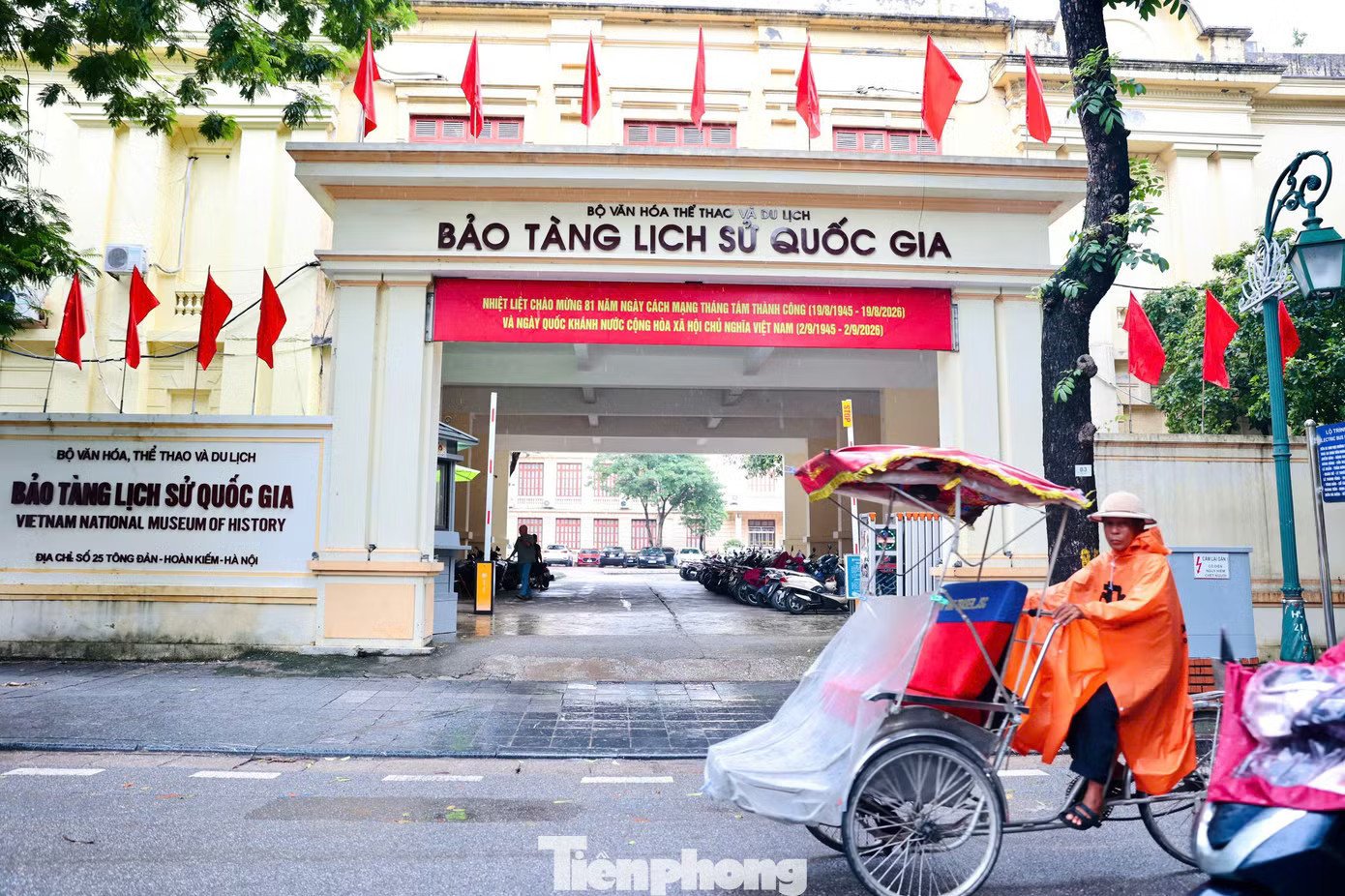Cận cảnh biệt thự có 80m2 lấn chiếm đất Bảo tàng Lịch sử quốc gia nhưng vẫn được cấp sổ đỏ - Ảnh 1.