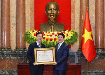 Thầy thuốc Nhân dân được đề nghị danh hiệu Công dân Thủ đô ưu tú: Phó giám đốc kiêm trưởng khoa, đứng lớp dạy 300 sinh viên mỗi năm và đào tạo 4 tiến sĩ, 15 thạc sĩ