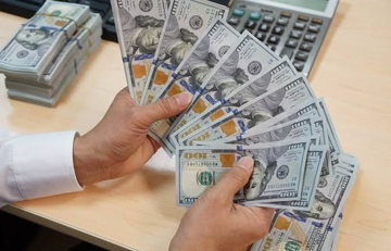 Tỷ giá hôm nay 25/8: USD đồng loạt tăng mạnh, thị trường tự do áp sát 26.000 đồng