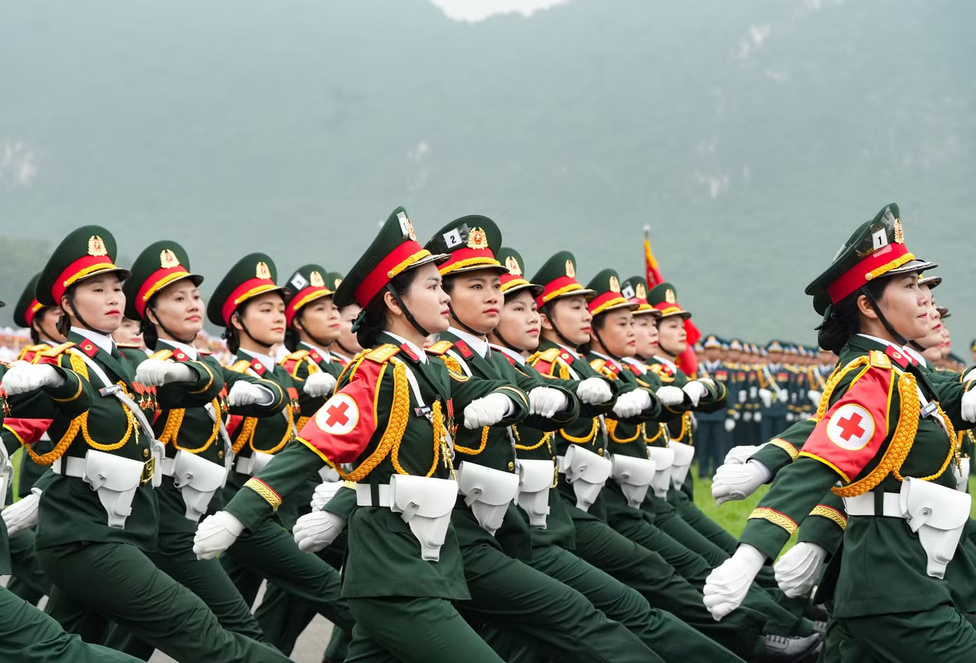 (Ảnh minh họa) Sĩ quan, quân nhân nghỉ hưu trước hạn sẽ được trợ cấp 5 tháng lương mỗi năm - Ảnh 1.