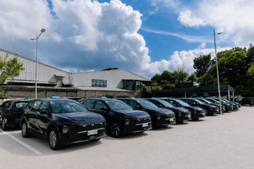 Green GSM biến dòng xe Limo Green thành taxi cao cấp tại Philippines