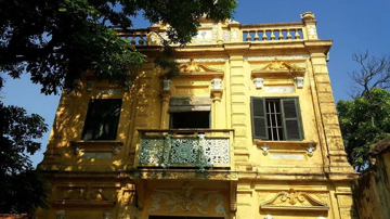 Ngôi làng tơ lụa sở hữu hàng chục căn biệt thự Pháp cổ, gắn liền với vị danh tướng nhà Trần