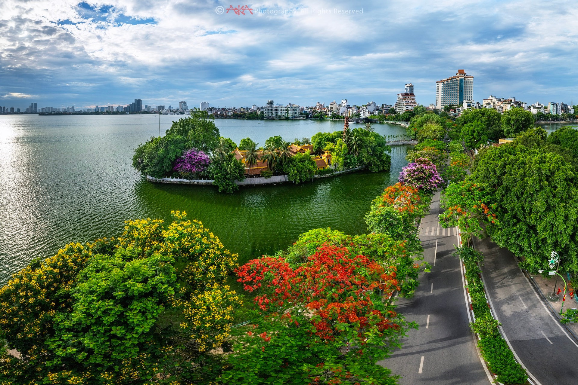 Một góc của Hồ Tây. Nguồn ảnh: Hanoimoi.vn