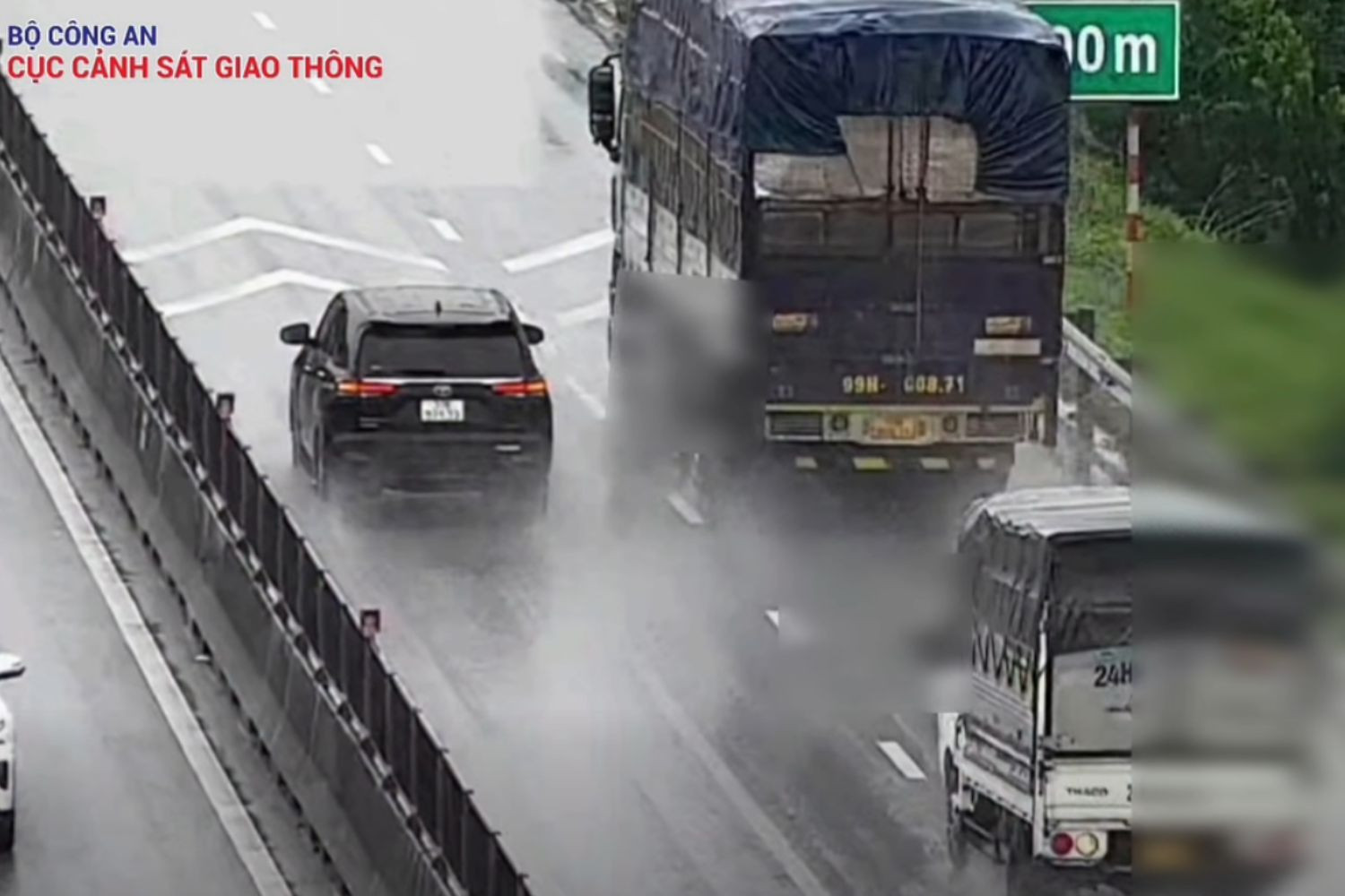 Một trường hợp 'bám đuôi' trên cao tốc được Cục CSGT ghi nhận