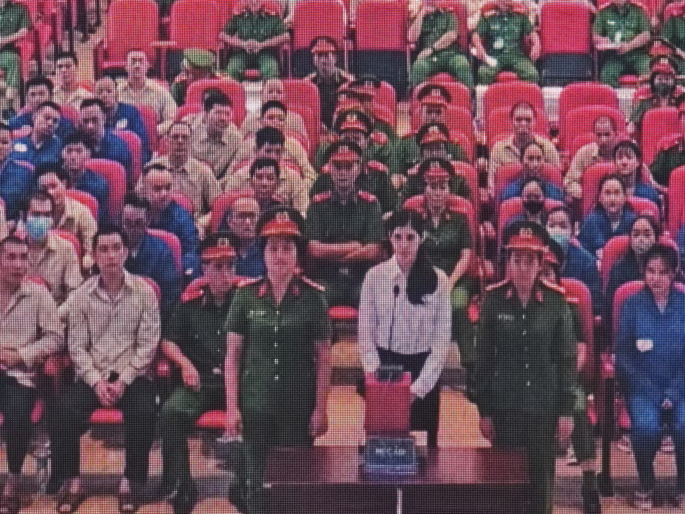 Người mẫu An Tây tại phiên tòa. Ảnh chụp qua màn hình. Người mẫu An Tây : ‘Là người của công chúng, sai lầm này của bị cáo càng đáng trách hơn’ - Ảnh 1.