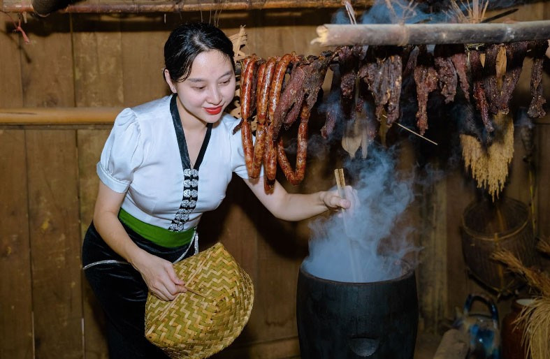 huyen-huho-ben-thit-lon-say.jpg