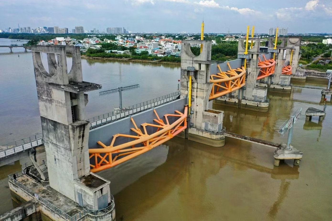 TPHCM dùng 2 khu đất vàng thanh toán cho dự án chống ngập 10.000 tỷ - Ảnh 1.