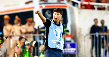 HLV Kim Sang-sik bước chân vào ngôi đền huyền thoại Đông Nam Á