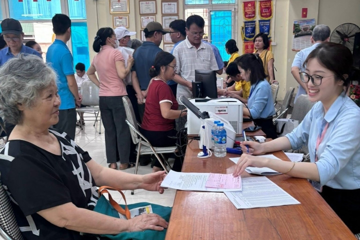 Tất cả người dân nhận lương hưu, trợ cấp trên cả nước chú ý: Từ 28/9, có quy định mới về chi trả qua VNeID
