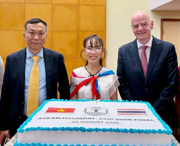 Tỷ phú Nguyễn Thị Phương Thảo đang huy động các nguồn lực từ doanh nghiệp, hàng không, ngân hàng để hỗ trợ bóng đá Việt Nam