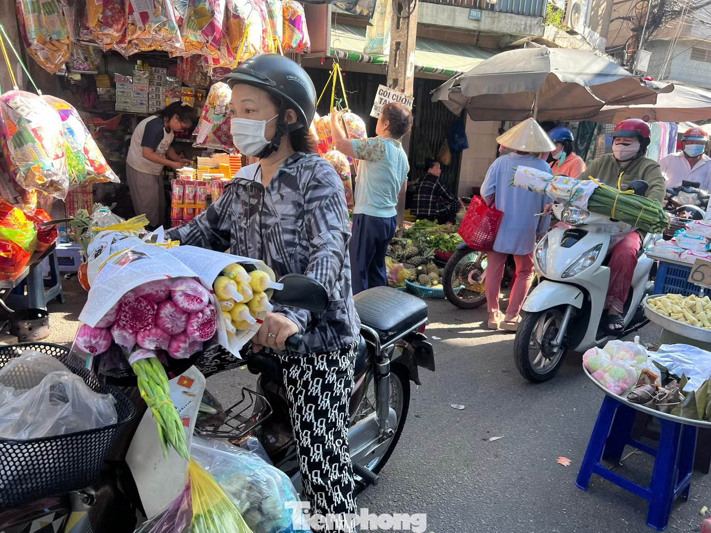 Thị trường rằm tháng Bảy: Đồ chay làm sẵn đắt như tôm tươi - Ảnh 4.