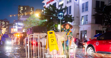 Hà Nội xuất hiện 8 điểm úng ngập sau trận mưa diện rộng tối 27/8