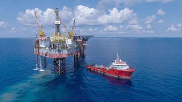 Nằm trong 'đế chế” 1,2 triệu tỷ của Petrovietnam: Những doanh nghiệp nào trên sàn đang nắm vị thế có lợi?