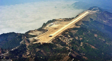 Phát hiện Trung Quốc san phẳng 65 ngọn núi, lấp 23 khe vực, xử lý hơn 24 triệu m³ đất đá để xây sân bay cấp 4C 'lơ lửng' giữa trời