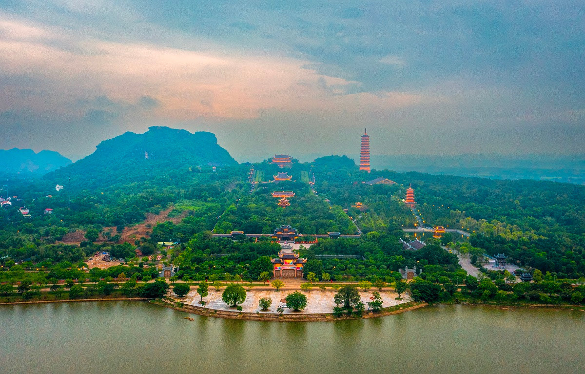 Theo Đề án xây dựng Ninh Bình trở thành thành phố trực thuộc Trung ương trước năm 2030, tỉnh hướng tới phát triển đô thị theo mô hình xanh, bền vững, gắn với bảo tồn và phát huy giá trị di sản