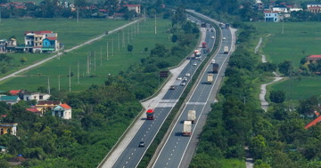 Chuyên gia giao thông: Xác định chính xác khoảng cách tương ứng với tốc độ không đơn giản
