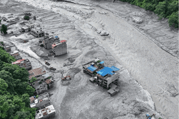 Láng giềng Việt Nam sợ vỡ hồ chứa 2,5 triệu m³ nước, tương đương 1.000 bể bơi Olympic sau trận lũ quét thảm khốc
