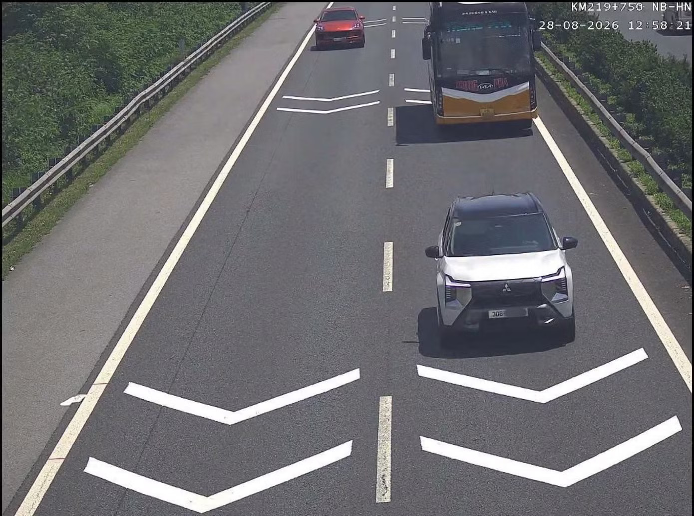 Chuyên gia giao thông: Xác định chính xác khoảng cách tương ứng với tốc độ không đơn giản - Ảnh 1.