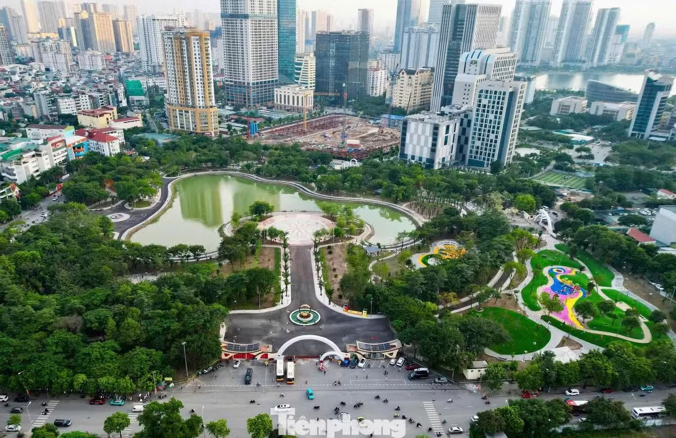 Sắp đấu giá 8 thửa đất ở tại KĐT mới Cầu Giấy, giá khởi điểm gần 200 tỷ đồng - Ảnh 1.