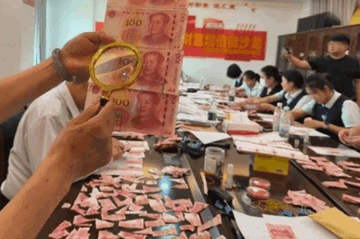 Cụ ông 80 tuổi xé nát hơn 1 tỷ đồng tiền dưỡng già thành 15.000 mảnh vụn: Ngân hàng phải huy động hơn 10 nhân viên dùng nhíp gắp từng mảnh, soi kính lúp để ghép lại