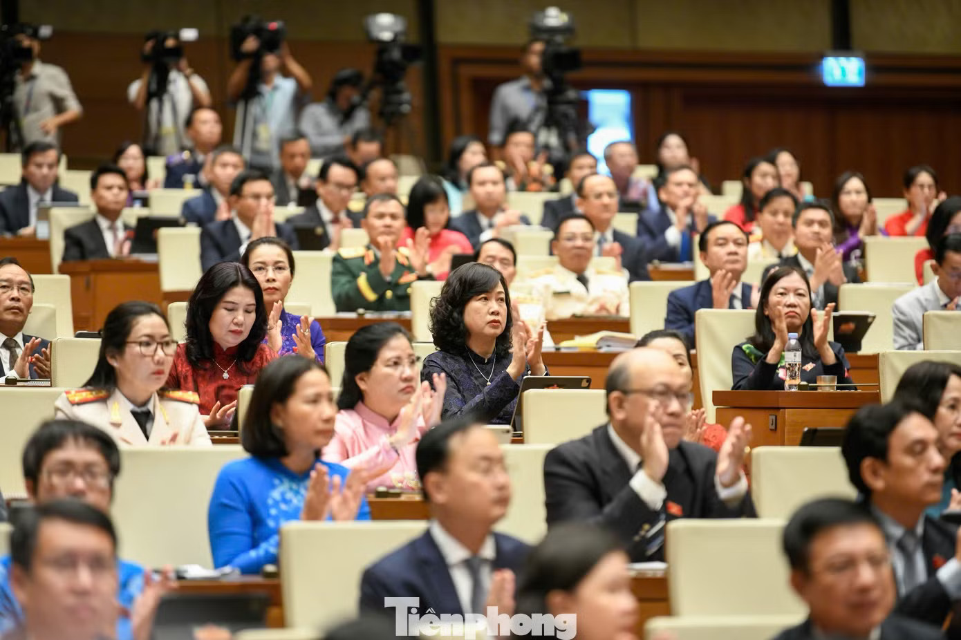 Lãnh đạo Đảng, Nhà nước dự Kỳ họp không thường lệ thứ Nhất, Quốc hội khóa XVI - Ảnh 11.