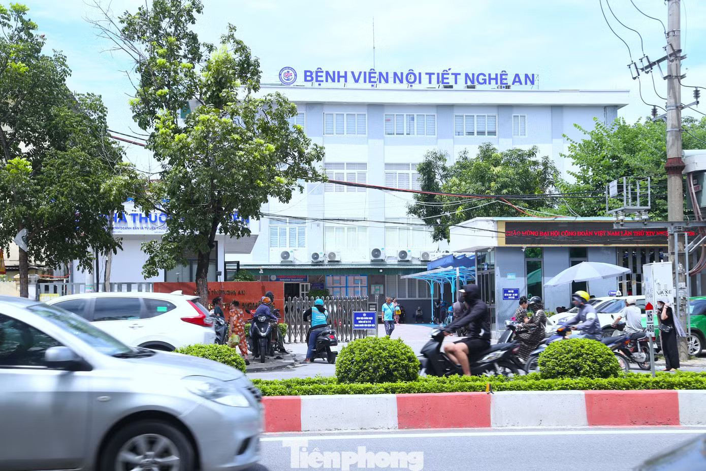 Cận cảnh 4 tuyến đường trung tâm Nghệ An trước cuộc ‘đại nâng cấp’ - Ảnh 7.