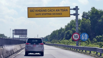 Một tính năng trên ô tô giúp tài xế giữ khoảng cách an toàn khi đi cao tốc