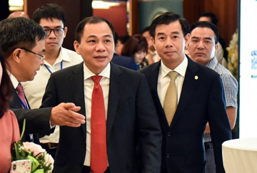 Chủ tịch Vingroup Phạm Nhật Vượng nhận lương 0 đồng