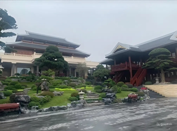 Trưởng thôn trẻ nhất Việt Nam sở hữu biệt phủ nghìn m2: Sân vườn kiểu Nhật, bộ 8 cây quý hiếm được định giá hàng chục tỷ