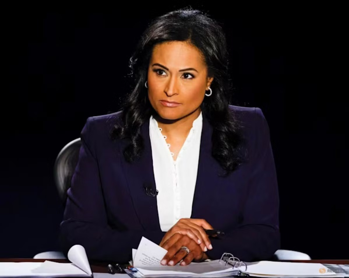 Nhà báo Kristen Welker của đài <a style='text-decoration: none;' href='/NBC'>NBC</a>. (Ảnh: Reuters) Tổng thống Mỹ Trump yêu cầu trừng phạt nhà báo nổi tiếng - Ảnh 1.