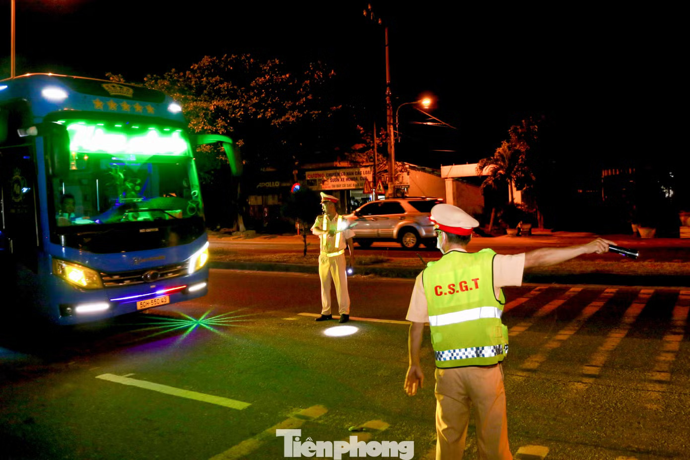 Trạm Cảnh sát giao thông Hòa Phước tăng cường lập chốt, kiểm tra nồng độ cồn, ma túy. Đà Nẵng kiểm tra gắt gao nồng độ cồn dịp nghỉ lễ 2/9 - Ảnh 2.