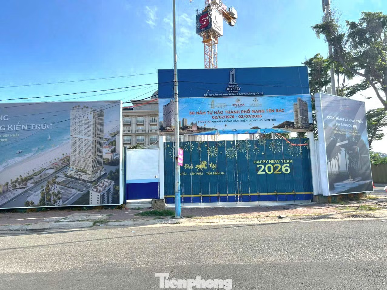 Dự án Five Star Odyssey tại số 165 Thùy Vân sau thời gian rầm rộ khởi công đến nay vẫn chỉ có bảng tôn, banner nổi bật giữa phố biển Loạt dự án trên 'đất vàng' Vũng Tàu: Nơi bỏ hoang, chỗ thi công cầm chừng... - Ảnh 6.