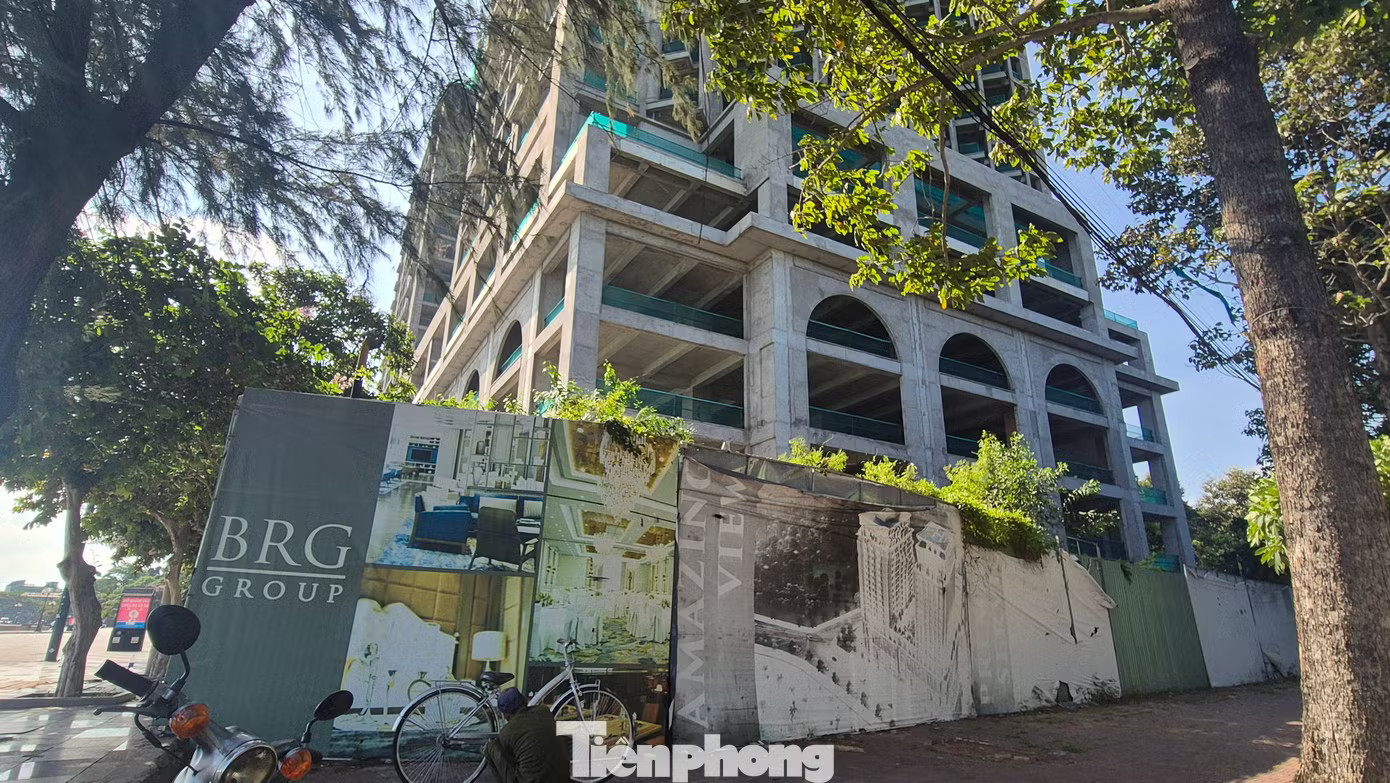 Dự án khách sạn DoubleTree by Hilton Vũng Tàu từng lùm xùm về pháp lý, đến nay vẫn chưa rõ ngày hoàn thành. Loạt dự án trên 'đất vàng' Vũng Tàu: Nơi bỏ hoang, chỗ thi công cầm chừng... - Ảnh 2.