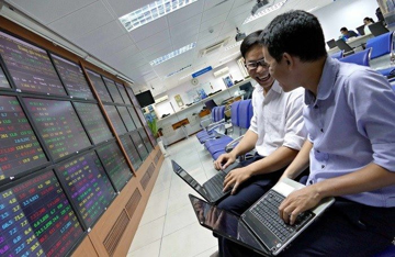 Cổ phiếu PNJ tăng trần 3 phiên, tiền ngoại tiếp tục đổ vào VIC - VHM