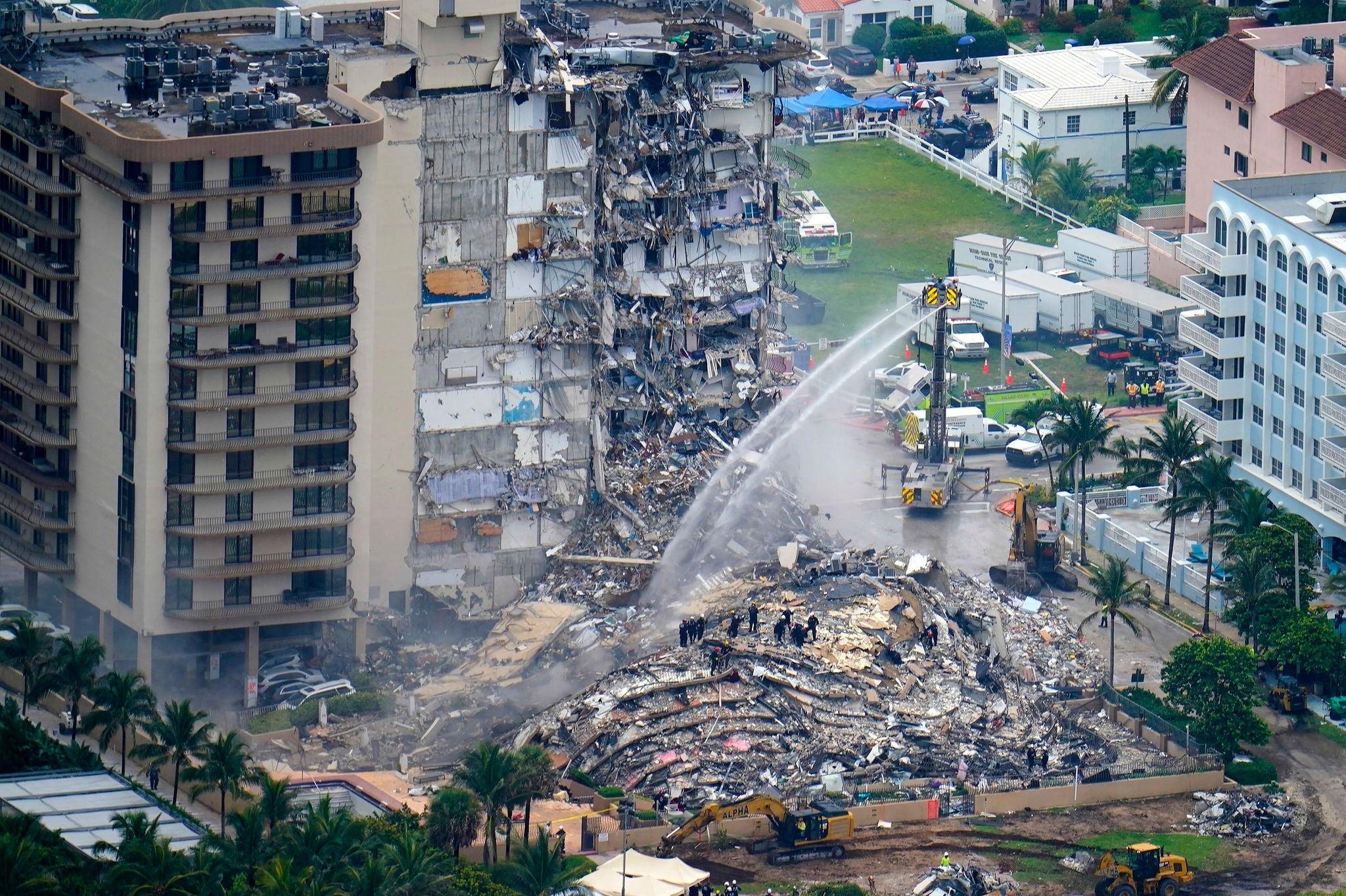 220330224749-champlain-towers-building-collapse-file.jpg