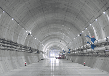 Huy động 2 máy TBM xây đường hầm dài 16km ở độ sâu 78m dưới đáy biển, mở đường cho dự án đường sắt cao tốc 250km/h