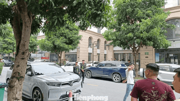 Khám xét nơi ở của Huấn Hoa Hồng