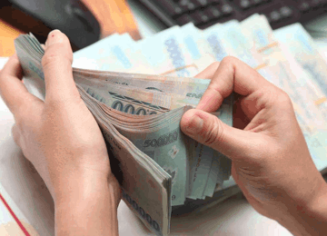 Mỗi Đảng viên được nhận 15.180.000 đồng cùng Huy hiệu, chi tiết nhóm đối tượng hưởng và trong dịp gì?