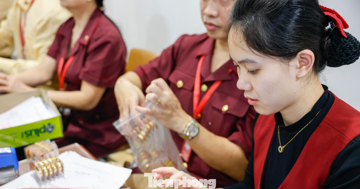 Nghịch lý giá vàng: Thế giới tăng vọt, SJC 'án binh bất động'