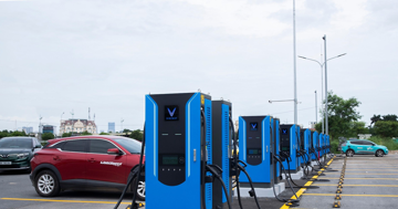 Vì sao ì ạch làm hạ tầng sạc xe điện trên cao tốc Bắc - Nam?