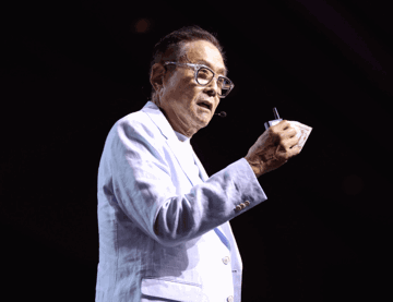 Tác giả 'Cha giàu, cha nghèo' Robert Kiyosaki cảnh báo về một Đại suy thoái mới, khuyên mọi người đầu tư 3 loại tài sản này ngay lập tức