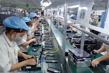 90% linh kiện phải nhập khẩu: Doanh nghiệp Việt mắc kẹt ở khâu lắp ráp?