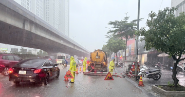 Hà Nội mưa lớn diện rộng, các điểm ngập rút nhanh sau cơn dông