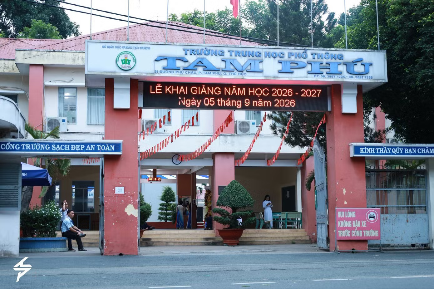 Bị tố vận động tài trợ cả tỷ đồng, lãnh đạo một trường học ở TPHCM nói gì? - Ảnh 1.
