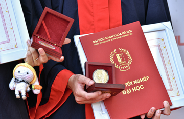 Lần đầu tiên 'đại học khó ra trường nhất Việt Nam' có 3 thủ khoa cùng tốt nghiệp điểm tuyệt đối