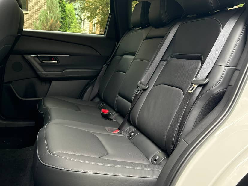 Hàng ghế thứ hai Mazda CX-5 2026