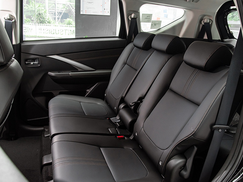 Hàng ghế thứ hai Mitsubishi Xpander