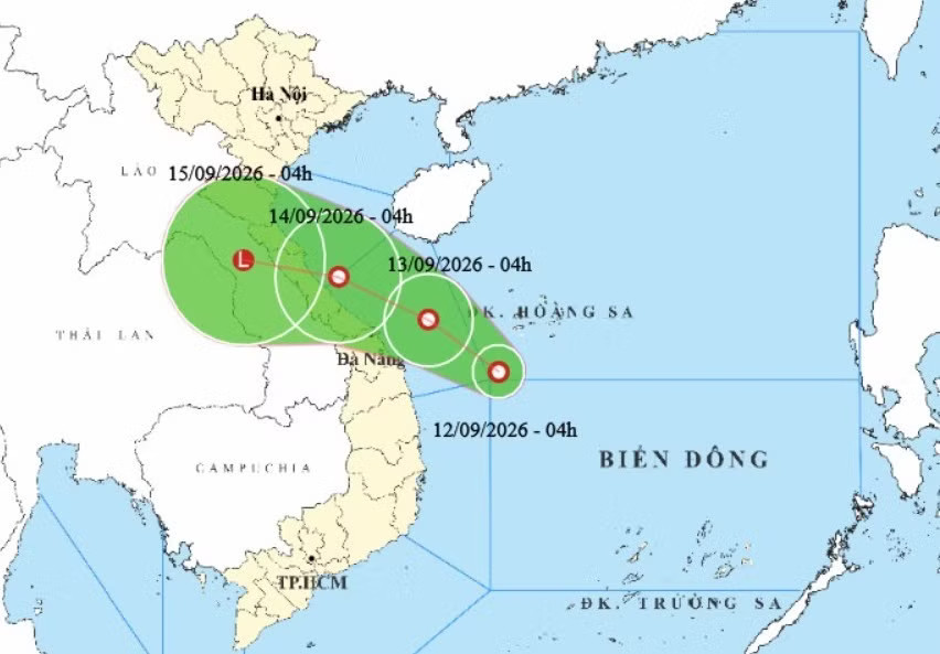 Áp thấp nhiệt đới hình thành, hướng về miền Trung - Ảnh 1.